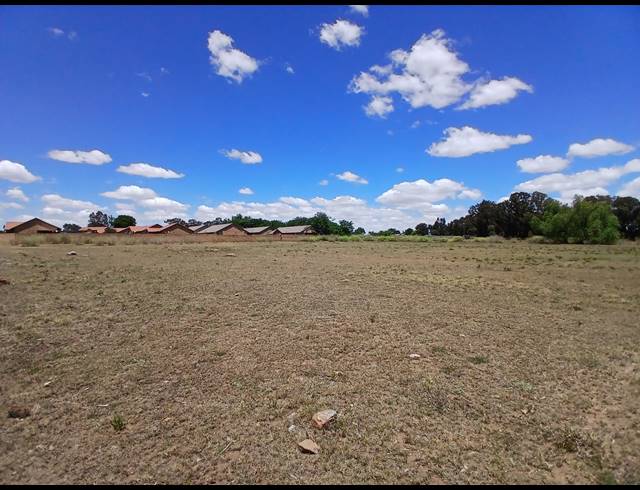 8,094M² VACANT LAND FOR SALE IN RIVERSDALE